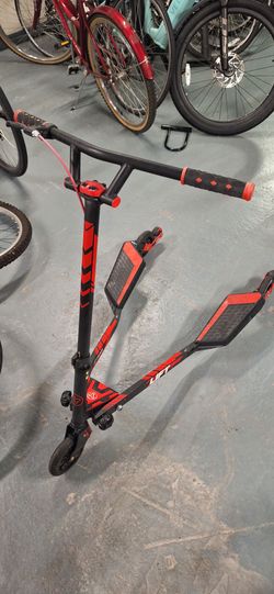 Y Fliker Lift Scooter – Black/Red