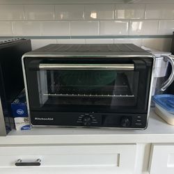  KitchenAid KCO124BM Countertop Oven With Air Fry, Toaster, Bake, Broil 