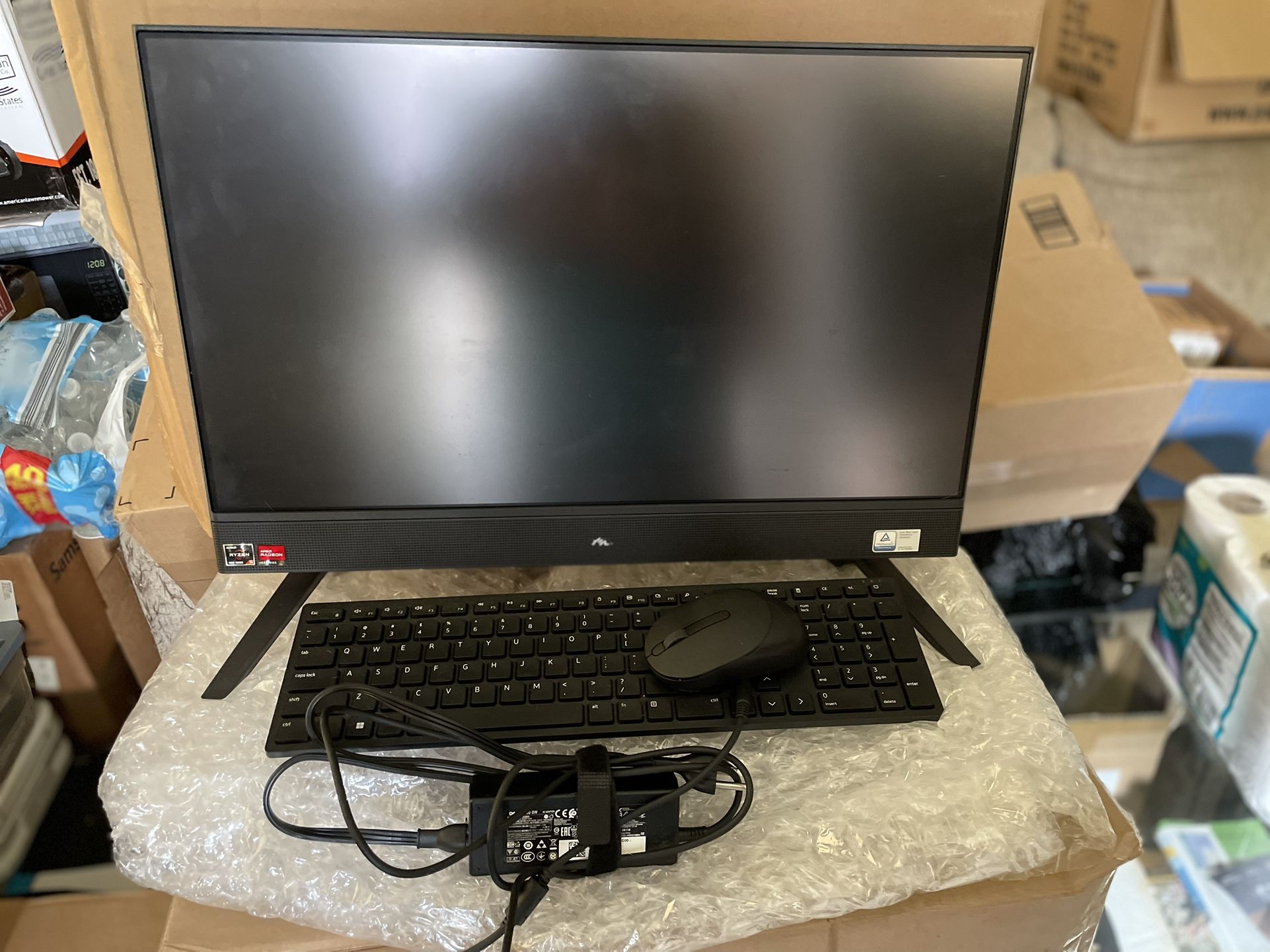 DELL - Desktop Computer ( Like New )