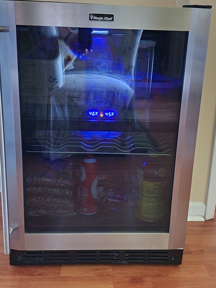 Fridge Magic Chef Dual Zone 23.4" Bottle With Reversible Door
