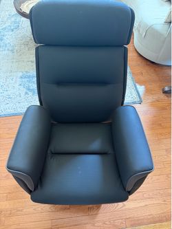 Eureka Royal Microfiber Leather Executive Chair