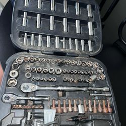 Husky Mechanic Set 