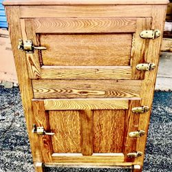 Beautiful Antique Vintage Early 1900’s High End Solid Oak Wood Ice Box Refrigerator Cabinet for your home, business, bar, etc. Very Rare!!
