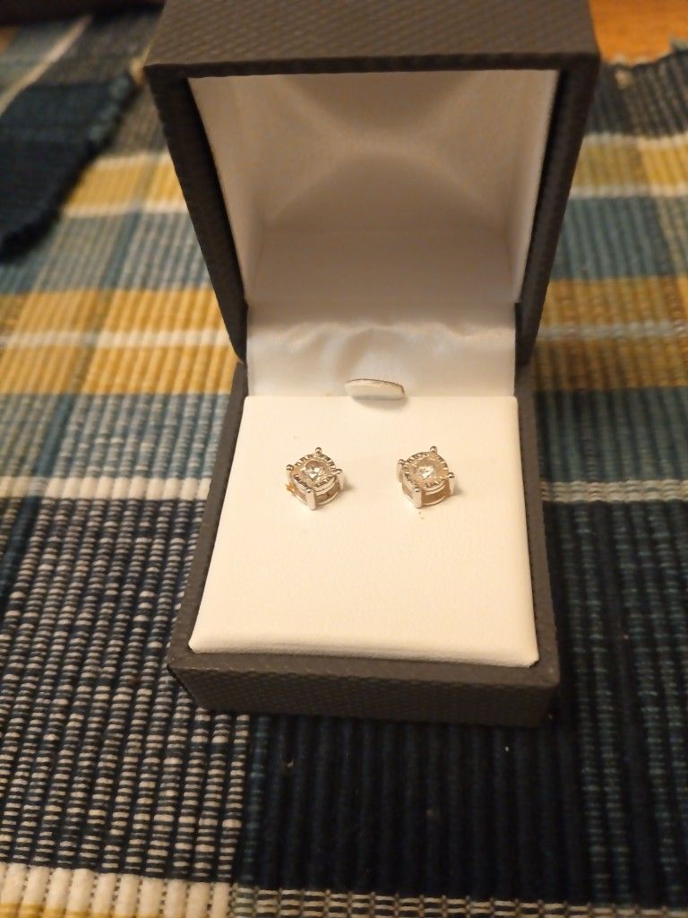 14 K 1 cttw Ear Rings