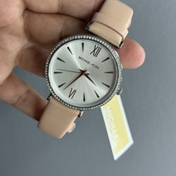 Michael Kors Clock New