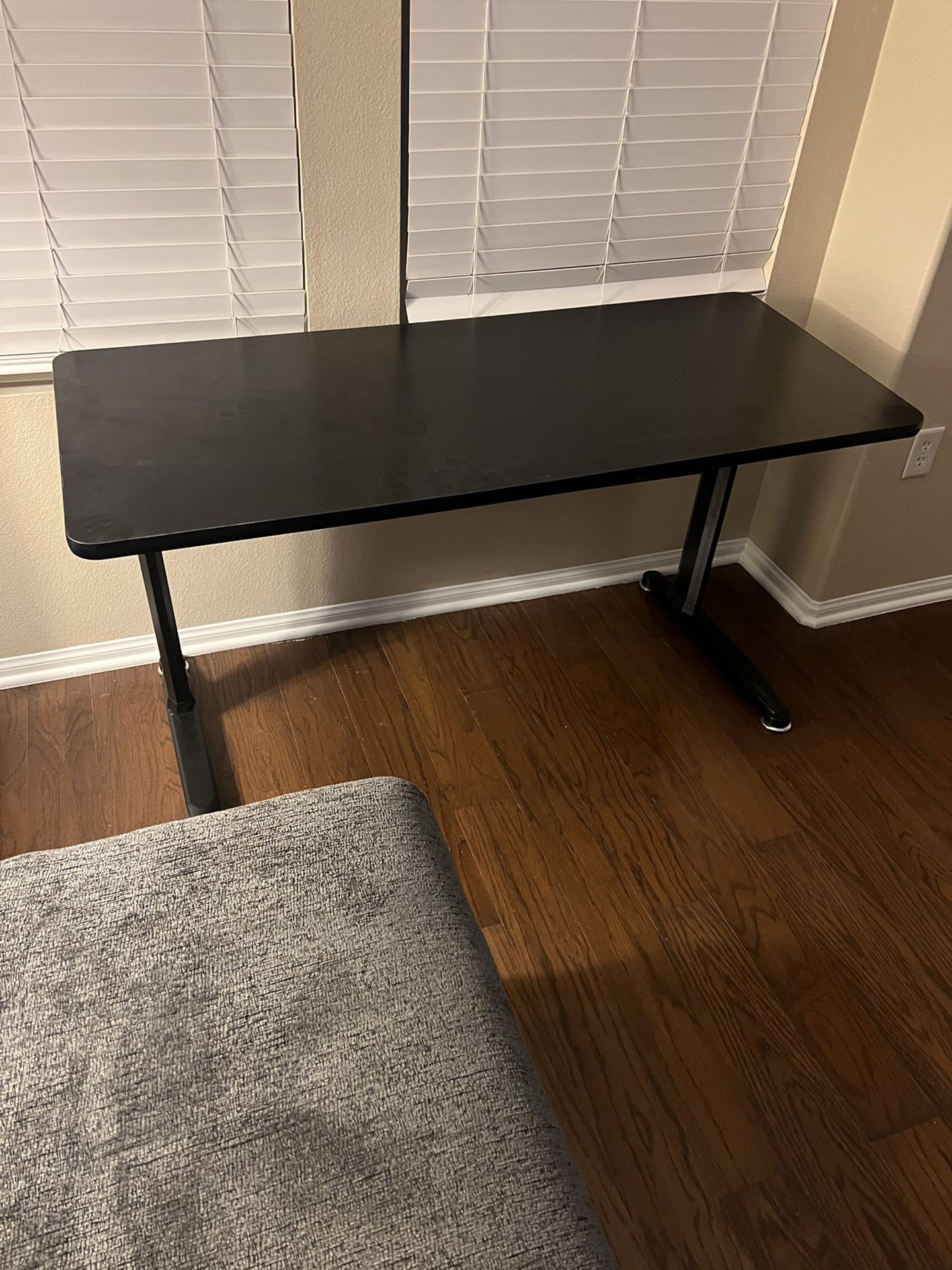 Wood Desk Adjustable Height 55 X 23.5 Inches 