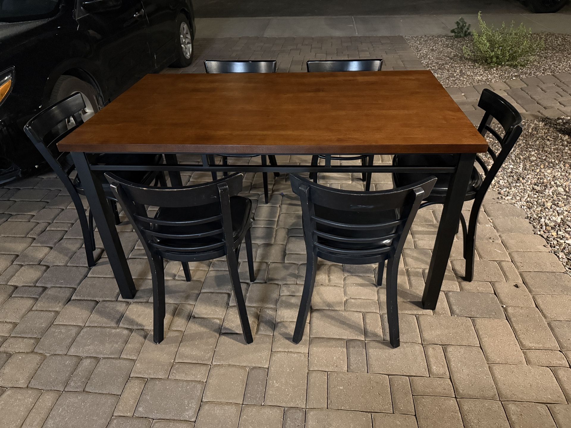 Dining table and 6 chairs
