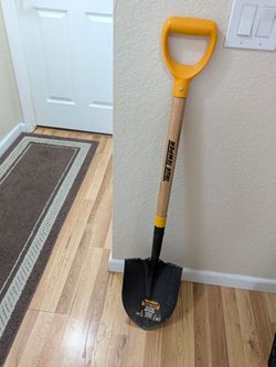 Short Handle Spade