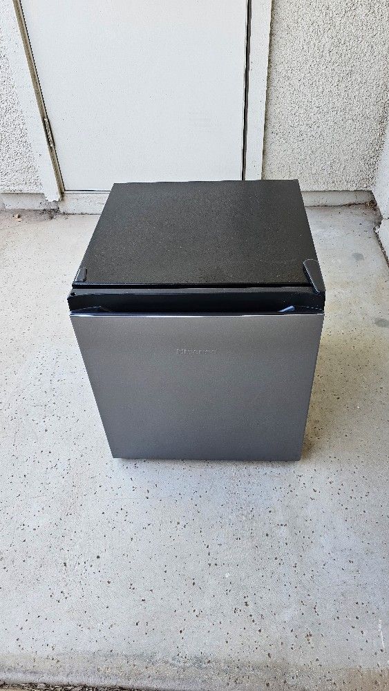Hisense Mini Fridge