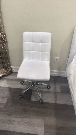 Rolling chair