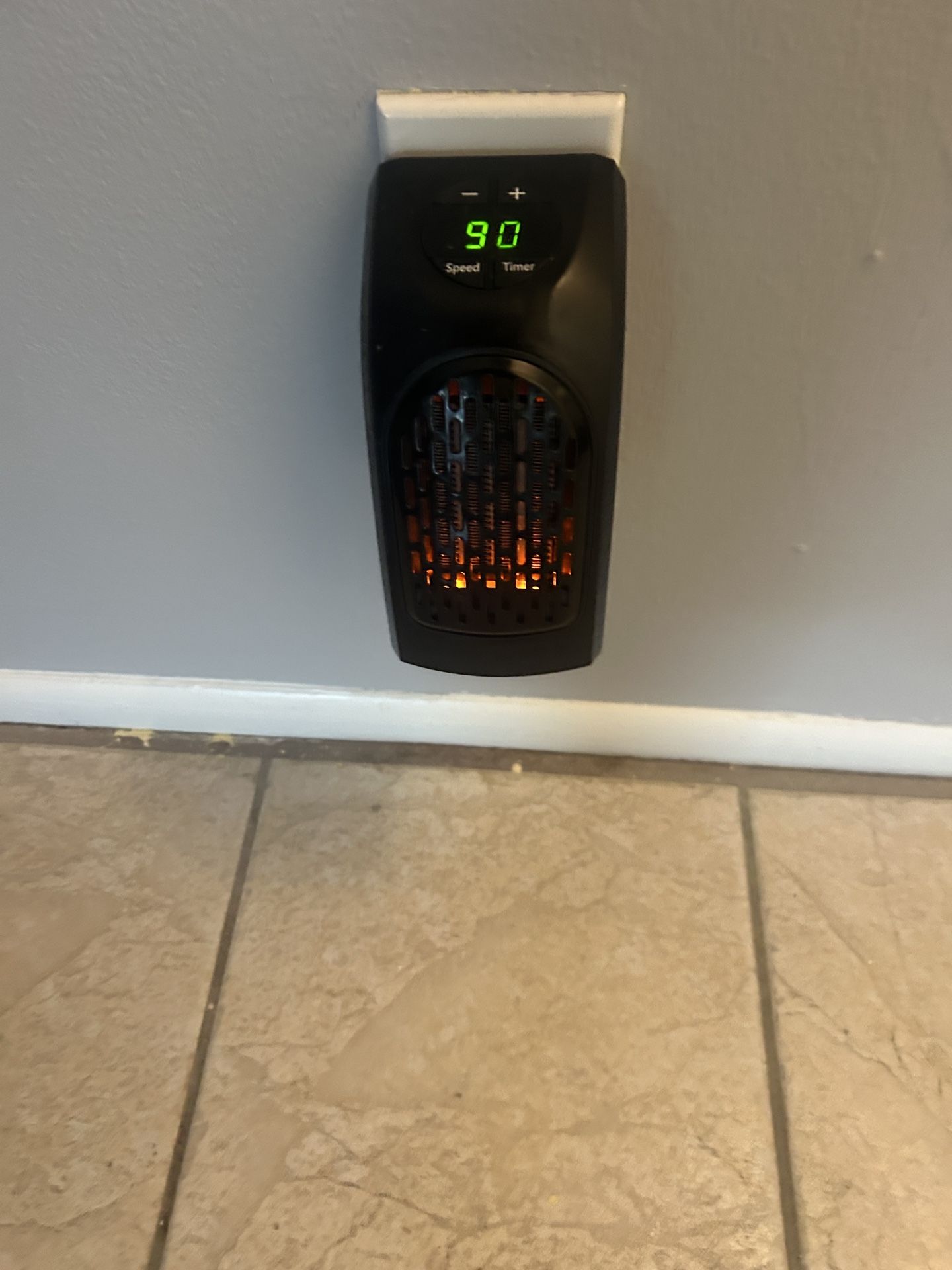 Handy Heater 400 Watt Put In Wall