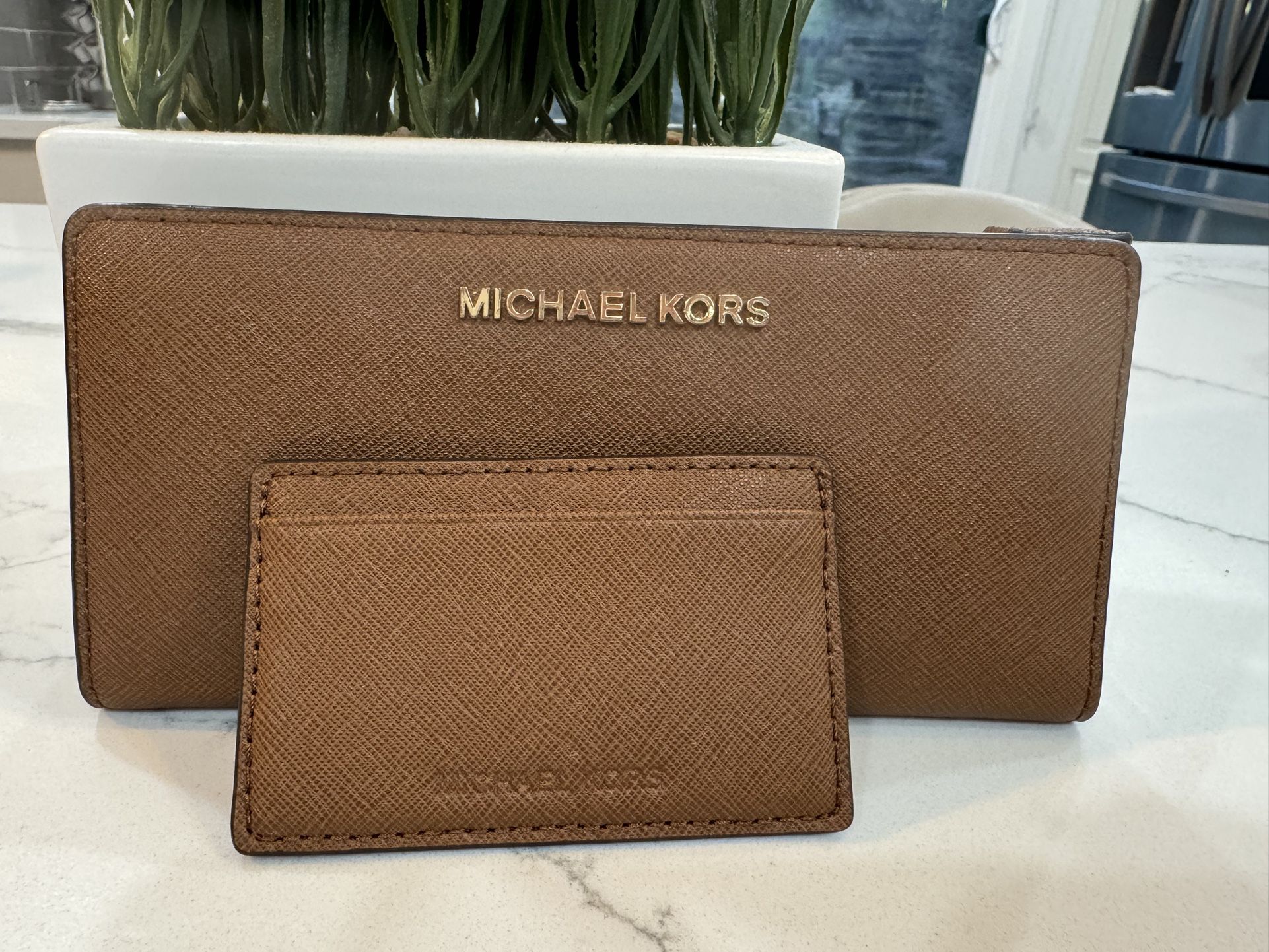 Michael Kors Wallet + Card Holder