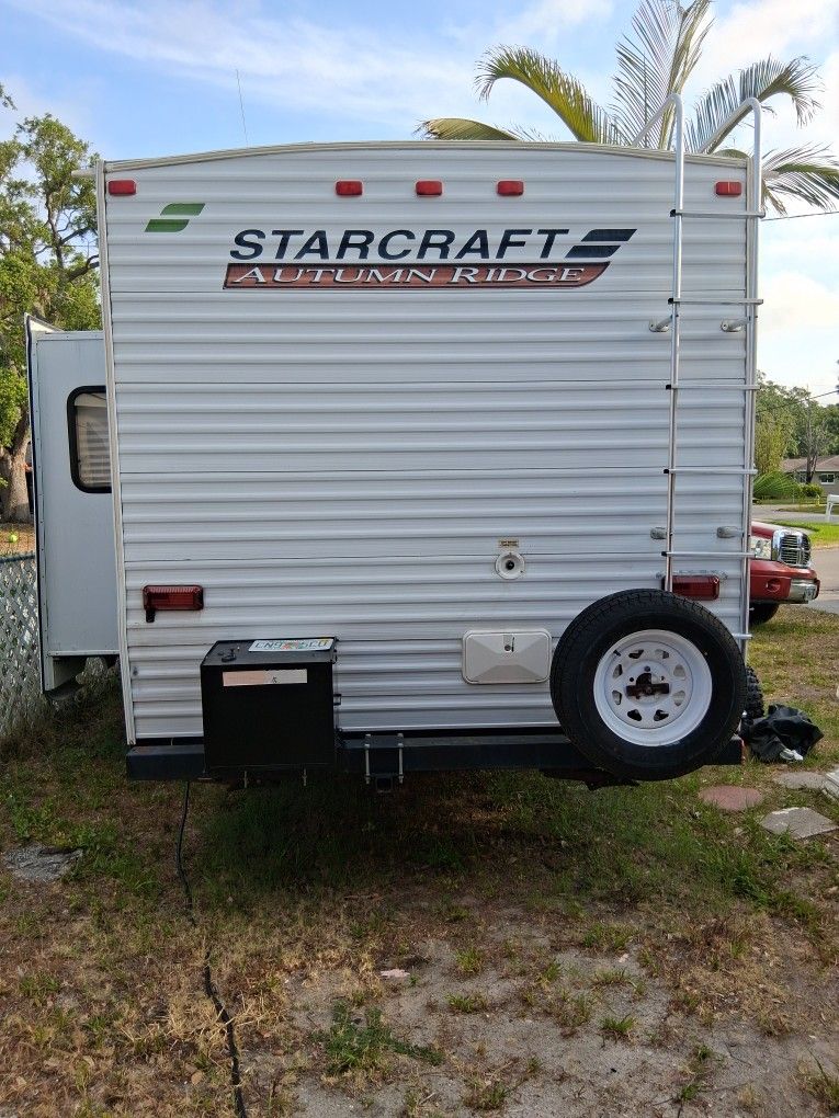2011 28 Ft Starcraft rv