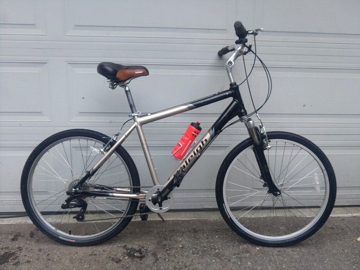Raleigh Sc200 Hybrid / Commuter Bike