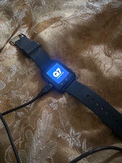 Q7 Smartwatch with Black Band