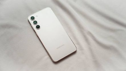 Samsung Galaxy S23+ – 512GB – Unlocked – $365