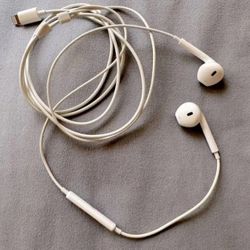 ORIGINAL APPLE iPhone Lightning Cable Wired HEADPHONES EarPods! WIth/ Microphone! Like NEW! WORKS PERFECT!