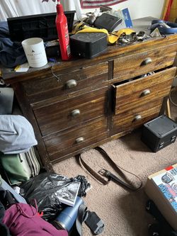 Wood 6 drawers dresser