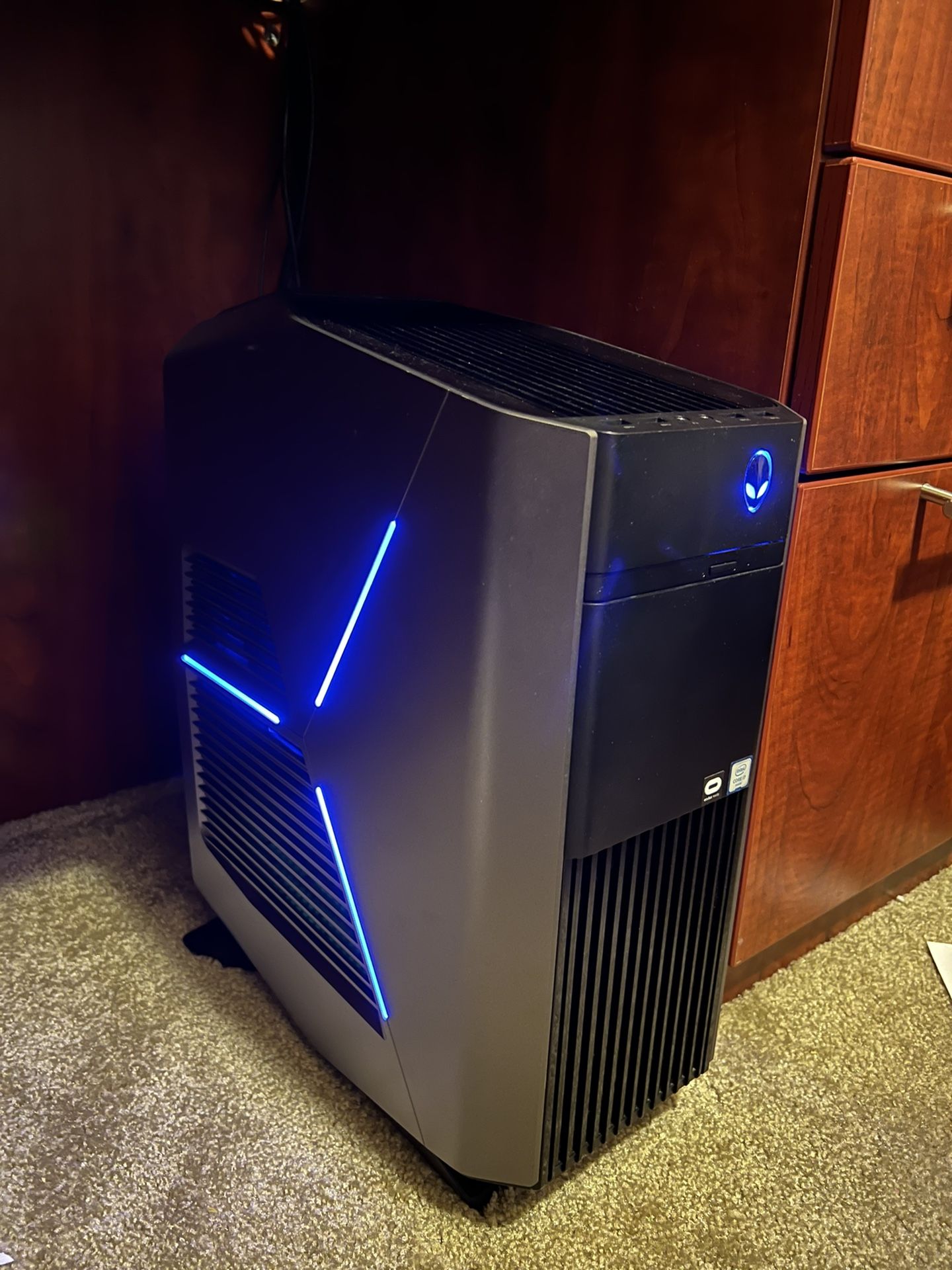 Alienware Aurora R7 Desktop Computer