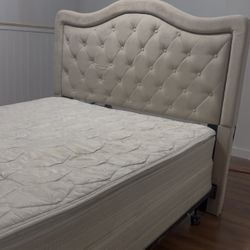 Queen Bed And Mattress 🚨