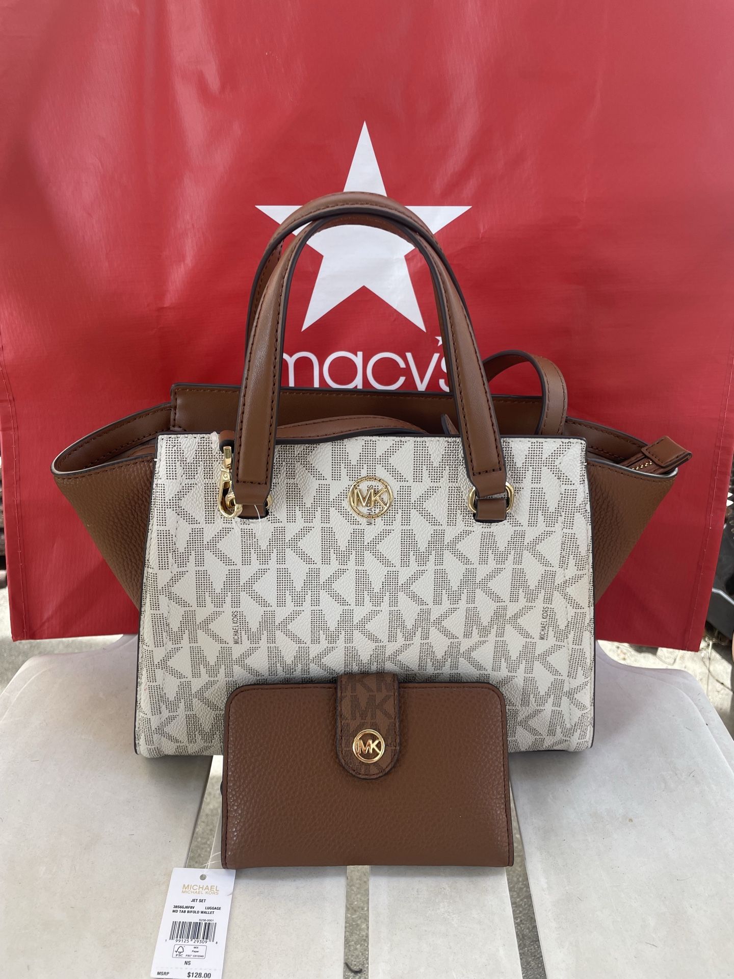 MICHAEL KORS Set Avril Small Satchel with adjustable strap NWT Perfect for Mother’s Day ❤️ Pick up in Pico Rivera