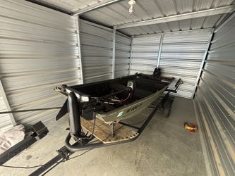 12 Foot Jon Boat With mercury 9.9 - Read Description On Engine