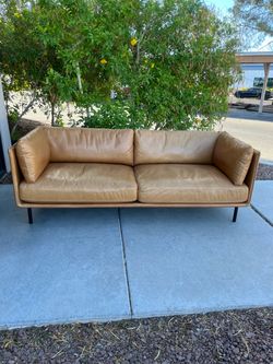 ✨ Crate & Barrel Wells 84” Leather Sofa Couch ✨
