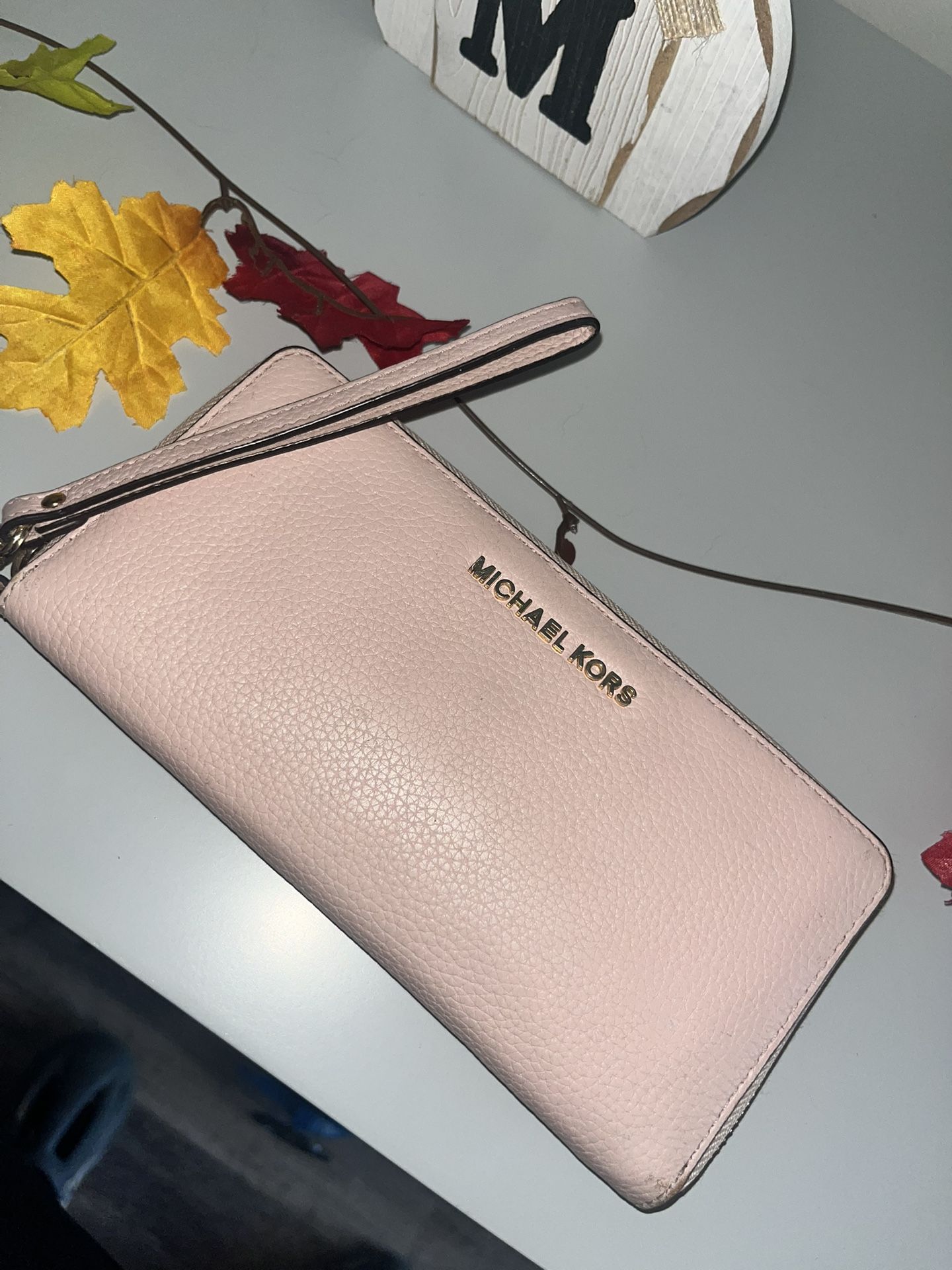 Michael Kors Women's Jet Set Travel Zip Around Leather Wallet Wristlet