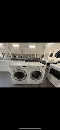 LG Washer And Dryer Set “27 ( Lavadora Y Secadora )