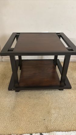 Modern Dark Wood Side Table/End Table with Shelf
