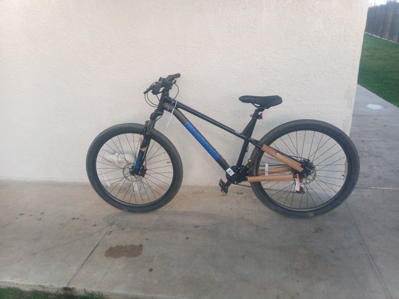Mongoose Switchback Mountain Bike for Men and Women, 10-Speed Drivetrain with Trigger Shifter 29 Inch Wheels