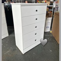 5 Drawer Dresser 