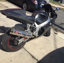 Custom Gsx-r -750 - $4350