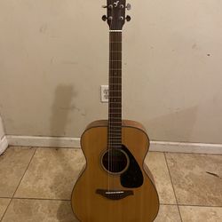 Yamaha Acoustic Guitar