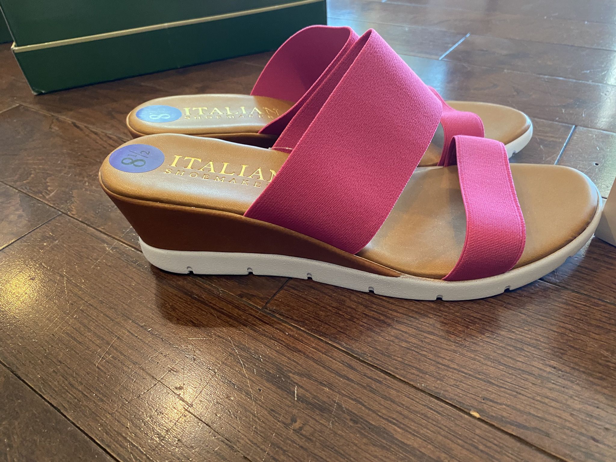 New Women’s Size 8.5 Pink Wedges $20