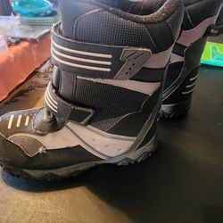 Snow Boots Size 4