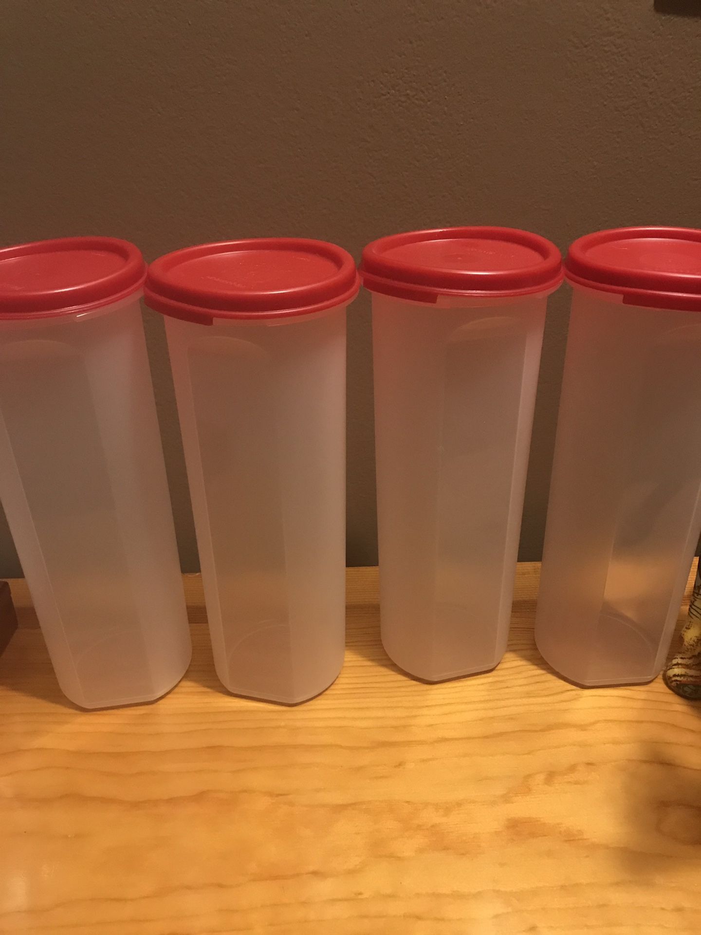4 Tupperware 16.5oz storage or glasses with lids