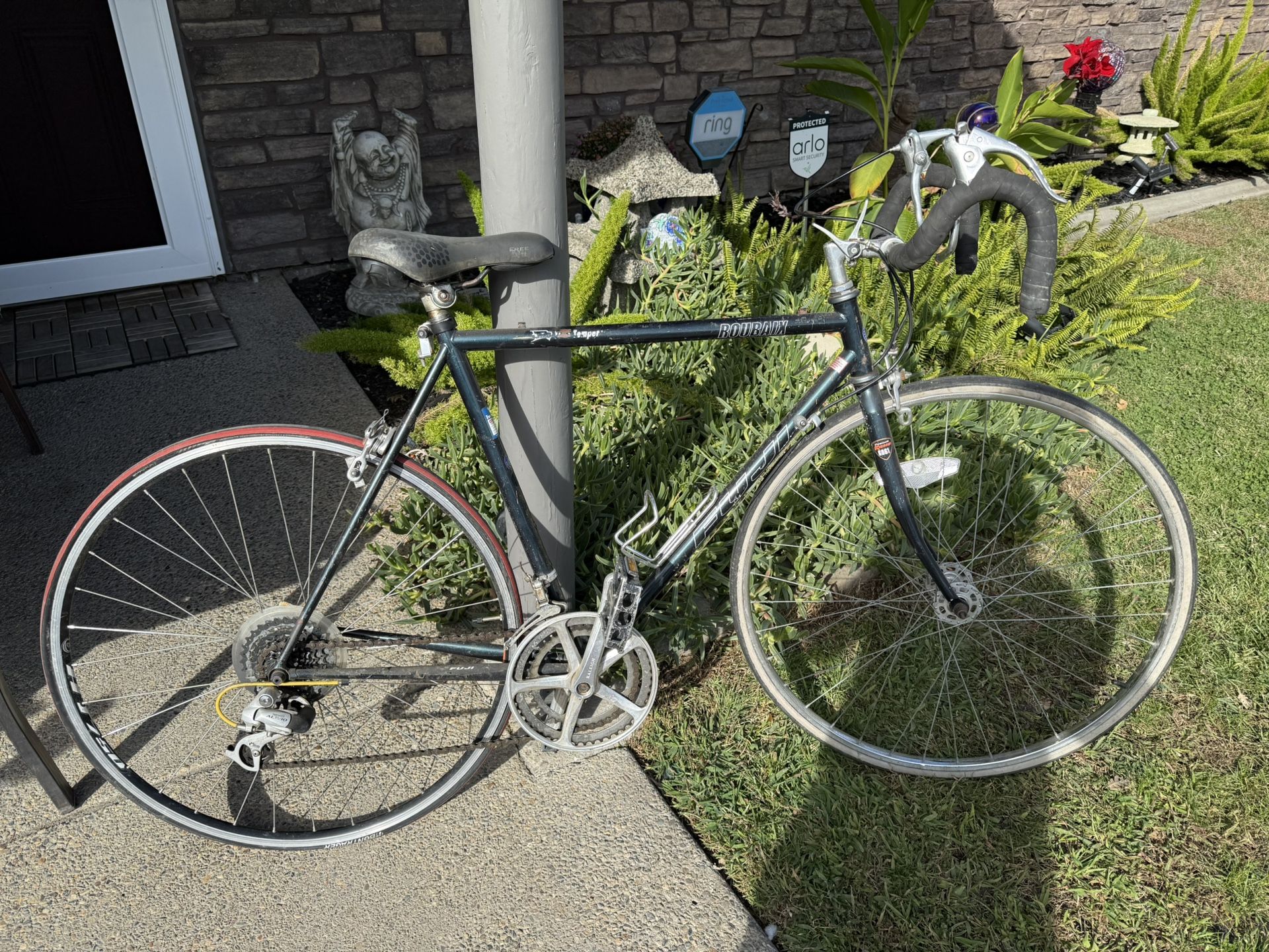Vintage Fuji Roubaix Road Bike