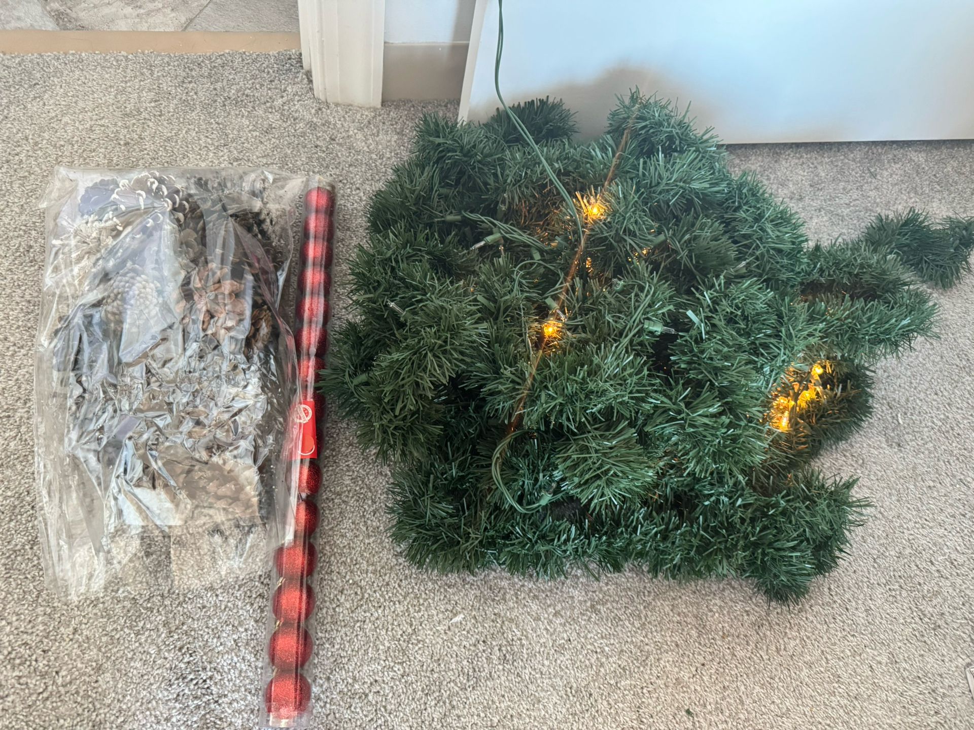 35 Ft Christmas garland with lights, pine cones, all for $20