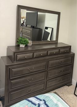Dresser