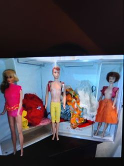 Vintage barbies lot