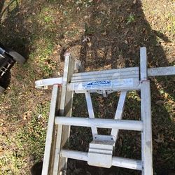 24" Ladder With Stabilizer 