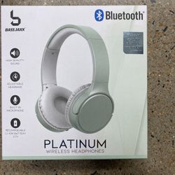 NWT Bluetooth Wireless Headphones 