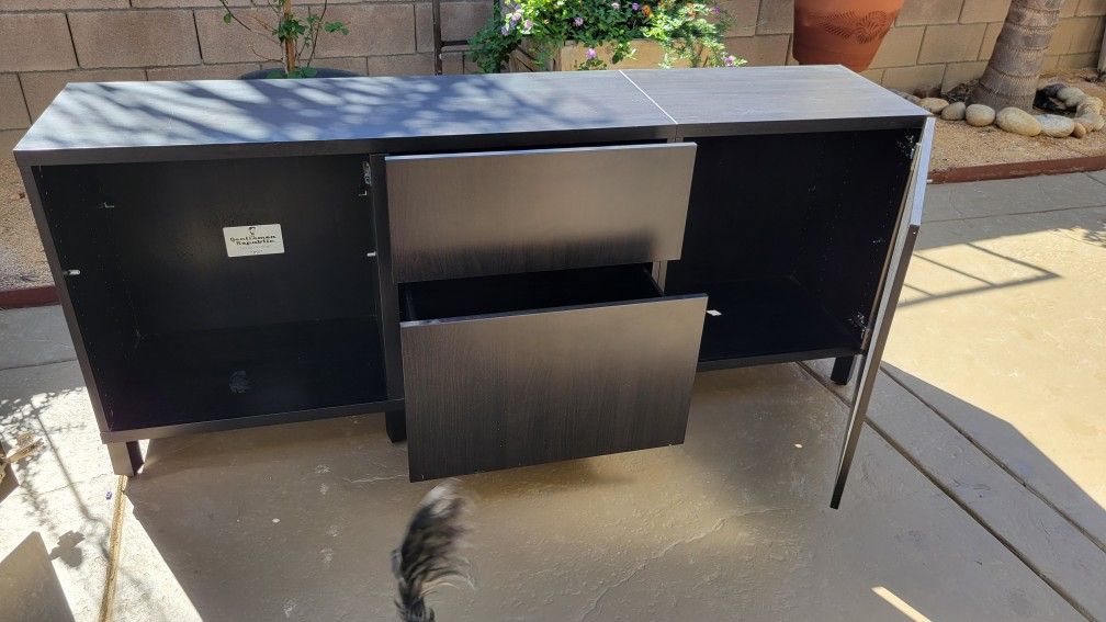 Tv Center Besta