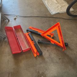 Camper RV, reflective triangles