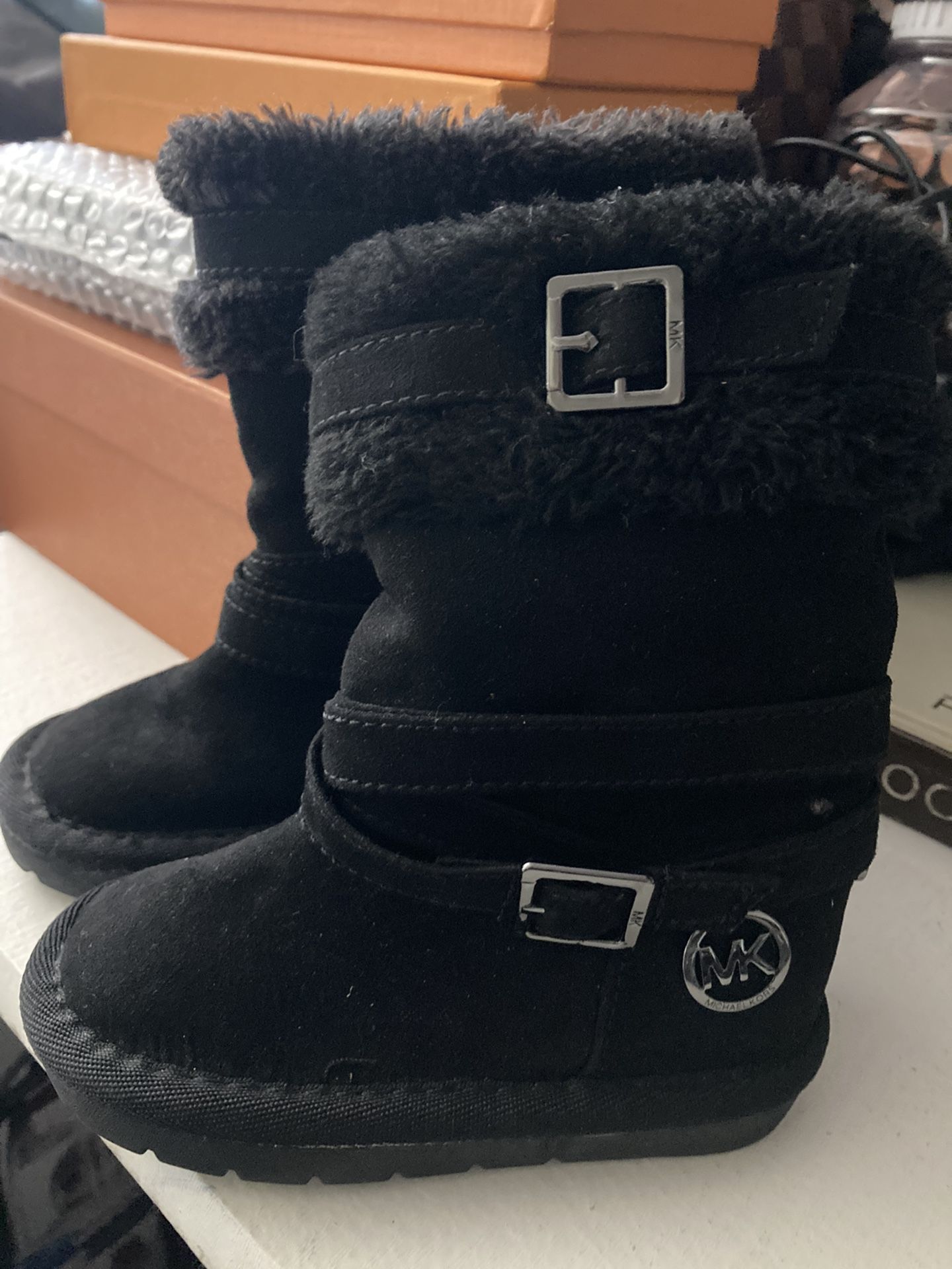 Little  Girls MK Winter Boots Size (5  1/2  -  6) 