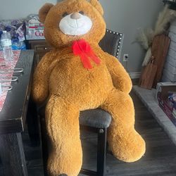 Giant Teddy Bear 
