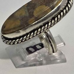 Silver Tone Oval Stone Ring Size 6