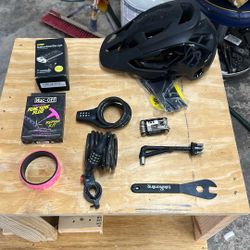New fox mountain bike helmet with extras