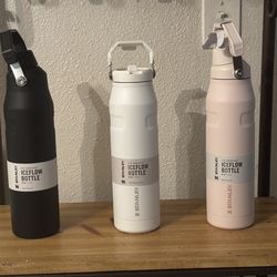 new edition to the 40oz family black & pink screw top bottles & new white flip top bottle!